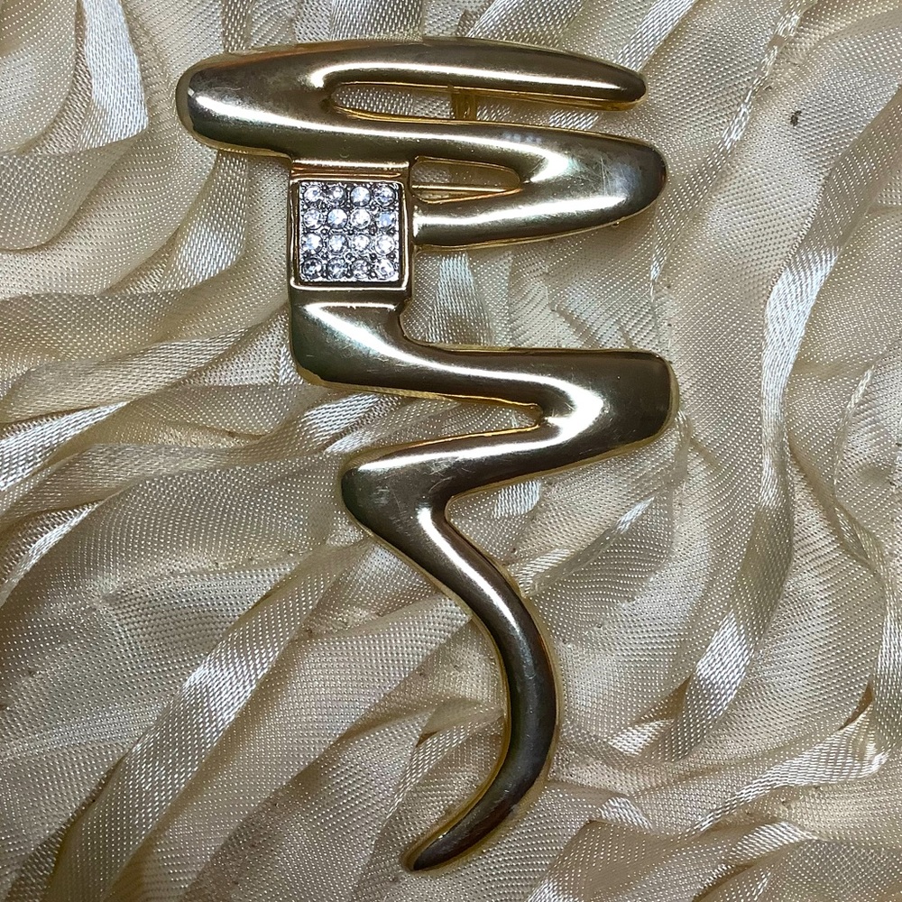 Signed “Swoop”Park Lane Gold Tone Brooch Pendant.